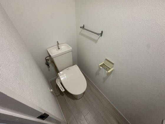 クリスタルビル