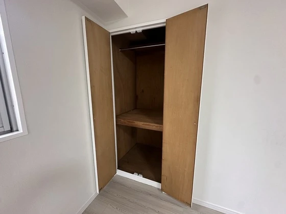 クリスタルビル