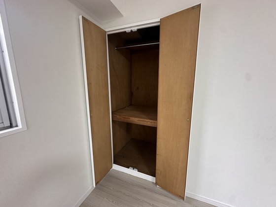 クリスタルビル