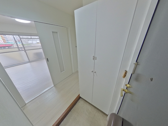 クリスタルビル