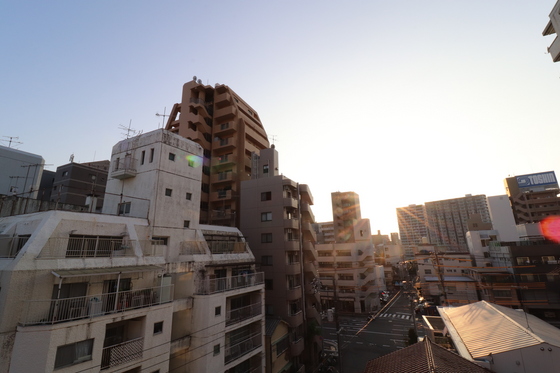 クリスタルビル