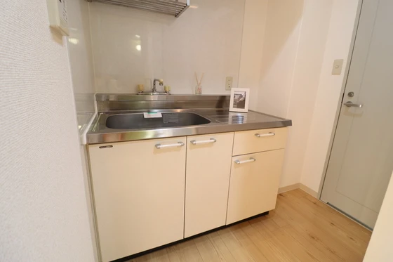 クリスタルビル