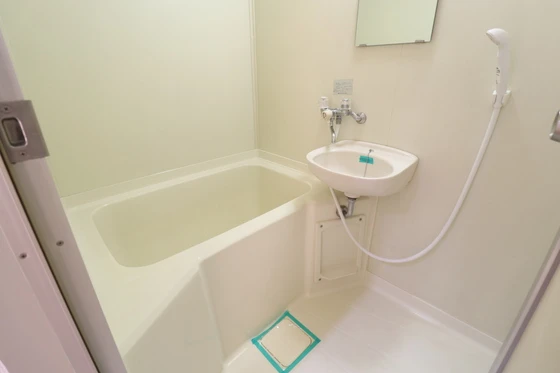 クリスタルビル