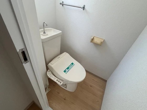 クリスタルビル