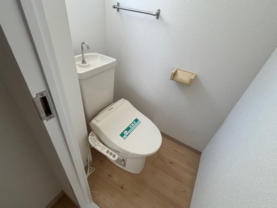 クリスタルビル