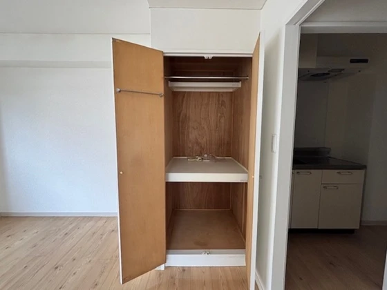 クリスタルビル