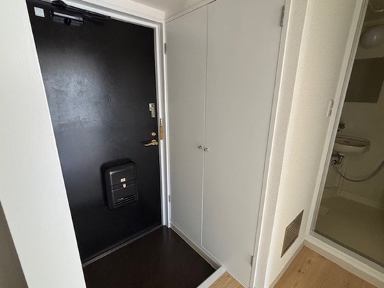 クリスタルビル