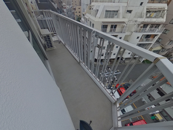 クリスタルビル