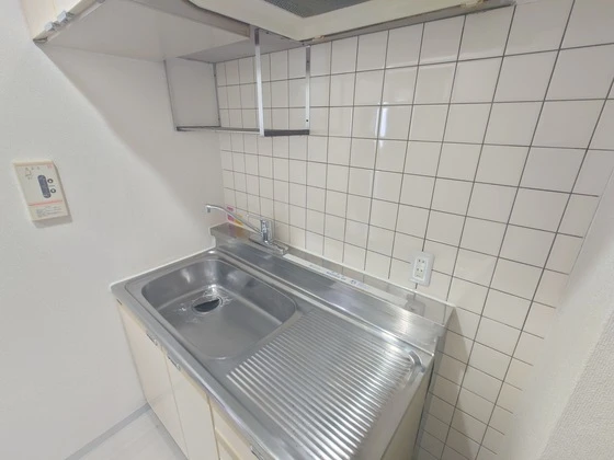 クリスタルビル