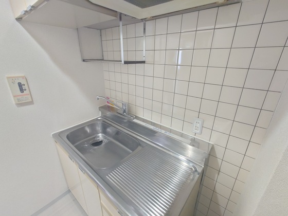 クリスタルビル