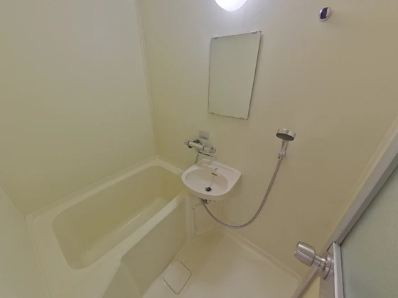 クリスタルビル