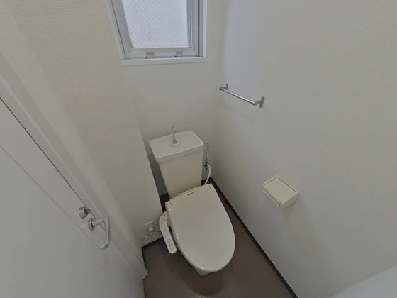 クリスタルビル