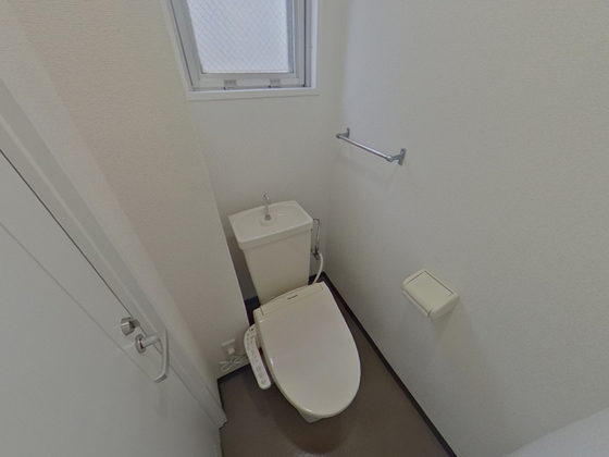 クリスタルビル