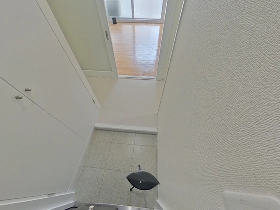 クリスタルビル