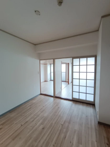 ホワイトシティ国泰寺