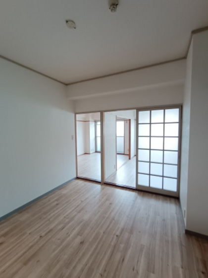 ホワイトシティ国泰寺