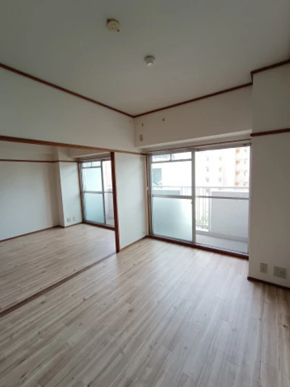 ホワイトシティ国泰寺