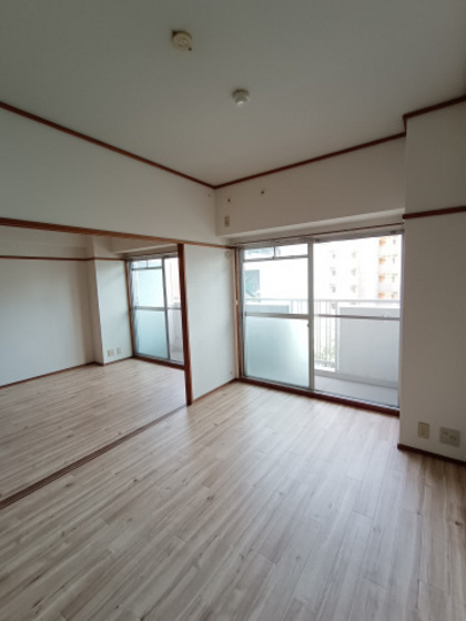 ホワイトシティ国泰寺