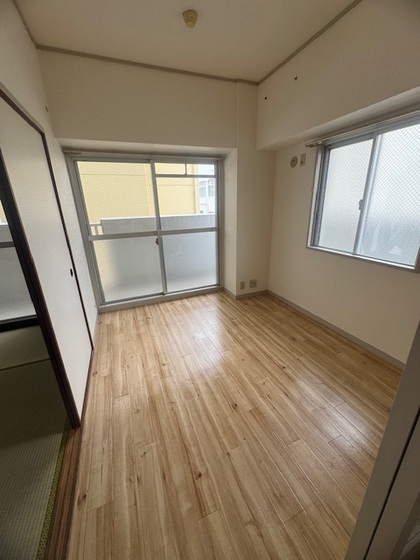 ホワイトシティ国泰寺