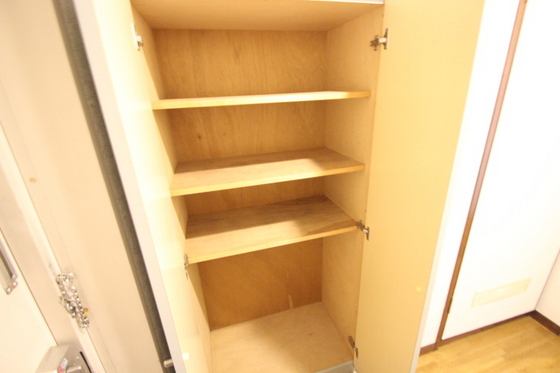 上幟こにしビル