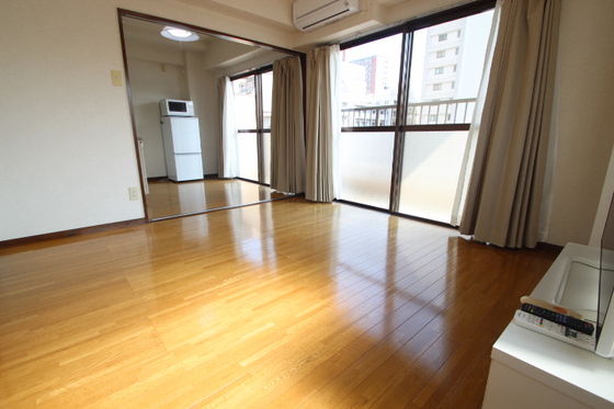 上幟こにしビル