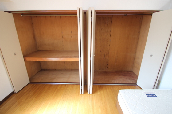 上幟こにしビル