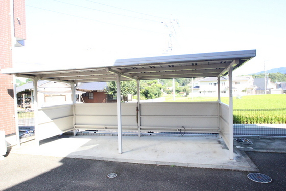 ソレアード石井 B