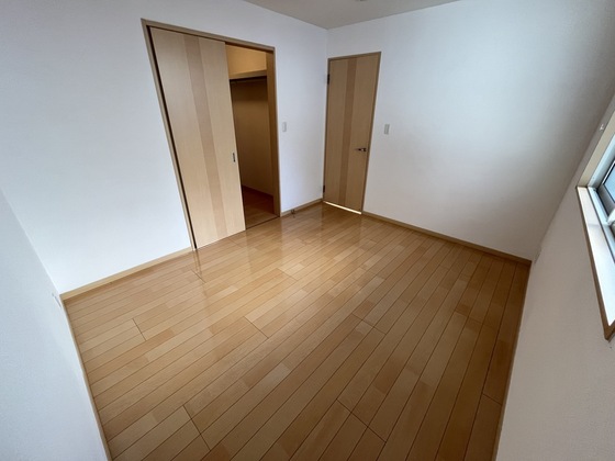 ウィングス緑井 E棟