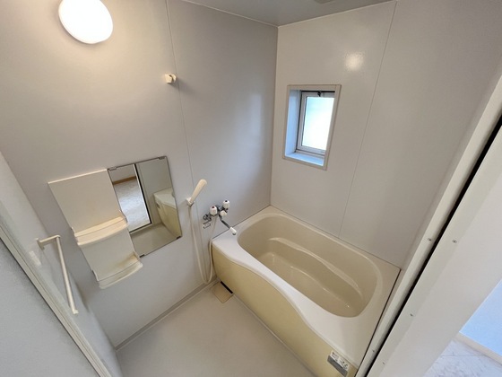 ウィングス緑井 E棟