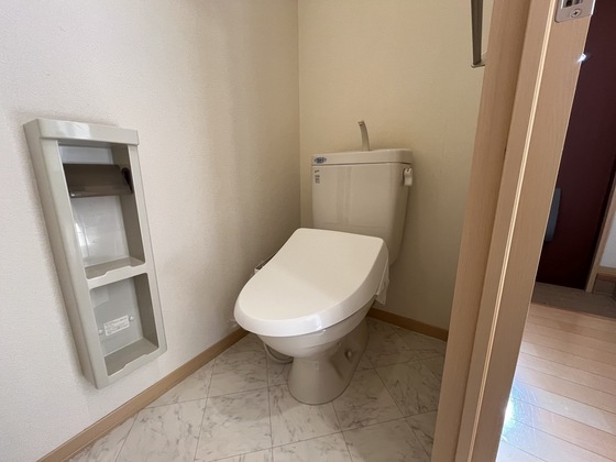 ウィングス緑井 E棟