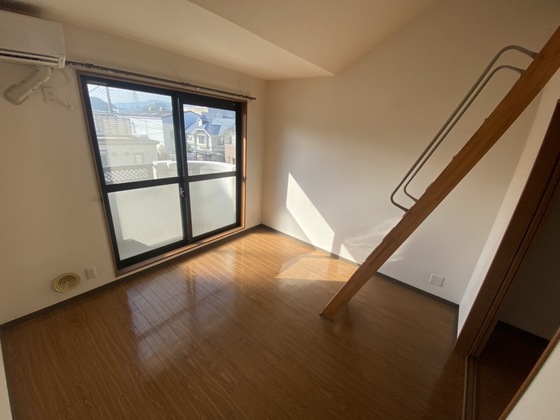 エンバシーコート