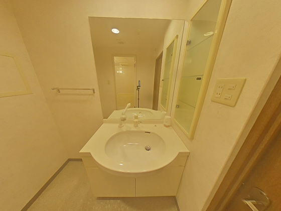 ロイヤルビュー一茶苑