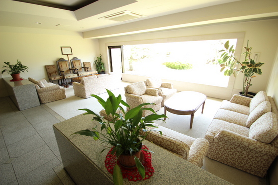 ロイヤルビュー一茶苑