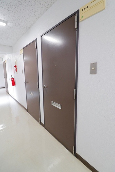 ワイアンドワイ宝町ビル