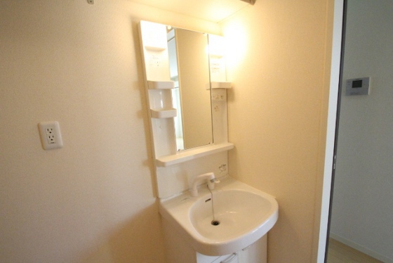 メープルコートNAKAO C棟