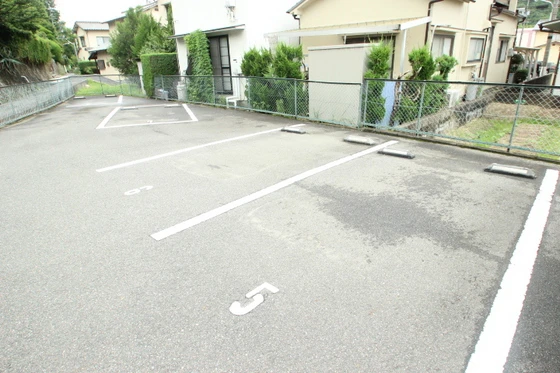 ドミール三和 B棟