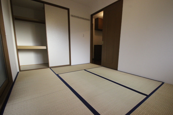 フローラ西山本