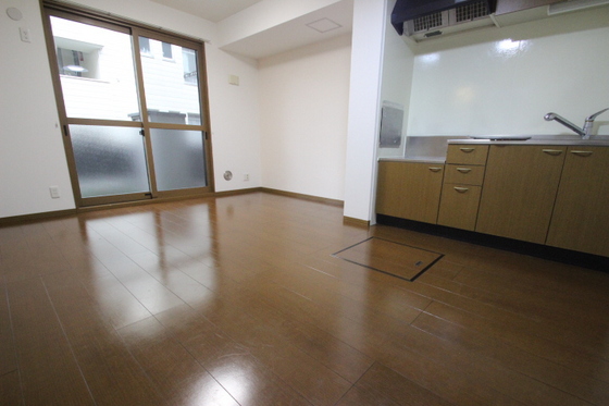 フローラ西山本