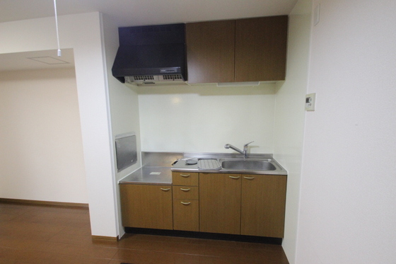 フローラ西山本