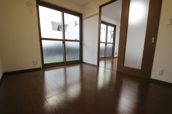 フローラ西山本