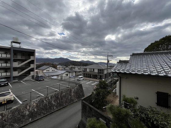 シャイニーヒルズE&M