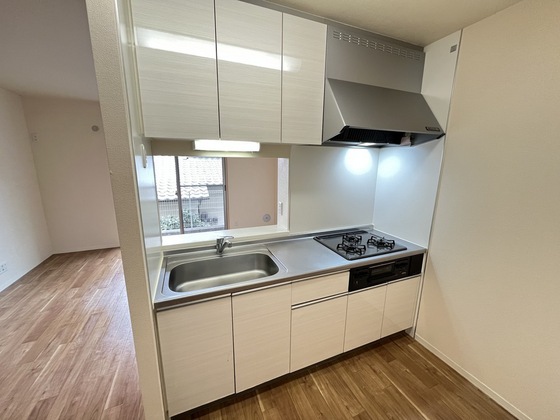 シャイニーヒルズE&M