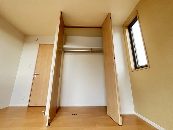 シャイニーヒルズE&M