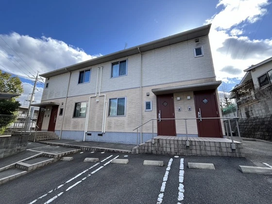 シャイニーヒルズE&M