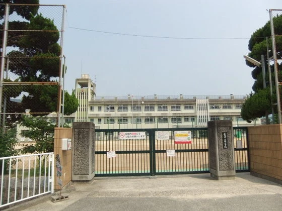 エミネンス西原 壱番館