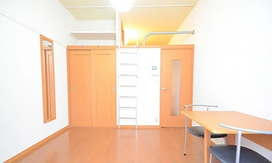 レオパレスラフィーナ