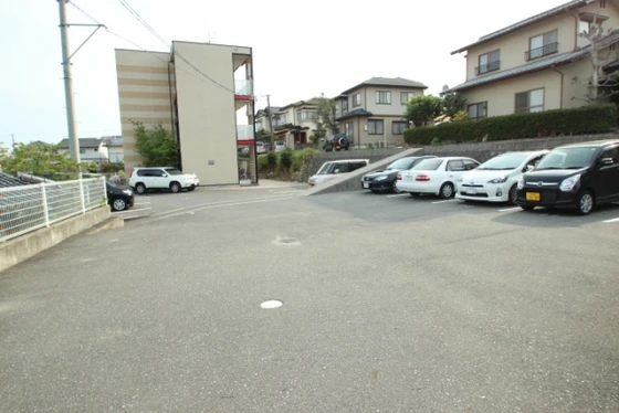 レオパレスラフィーナ