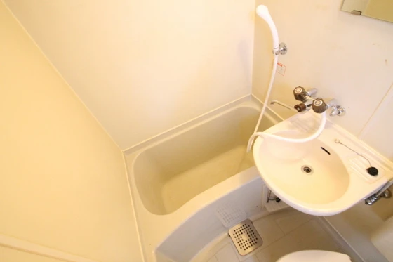 アヴェニュー佐方