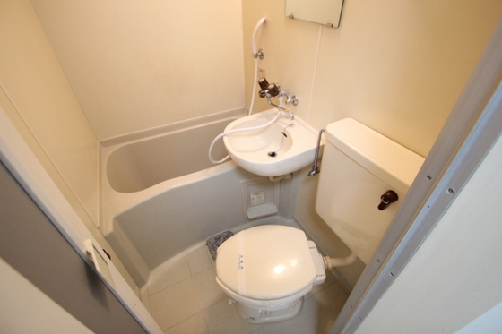 アヴェニュー佐方