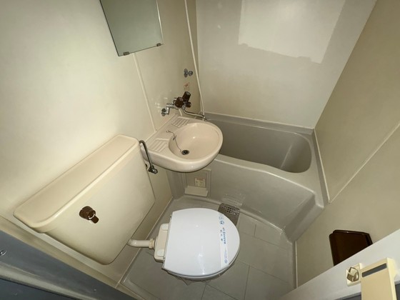 アヴェニュー佐方